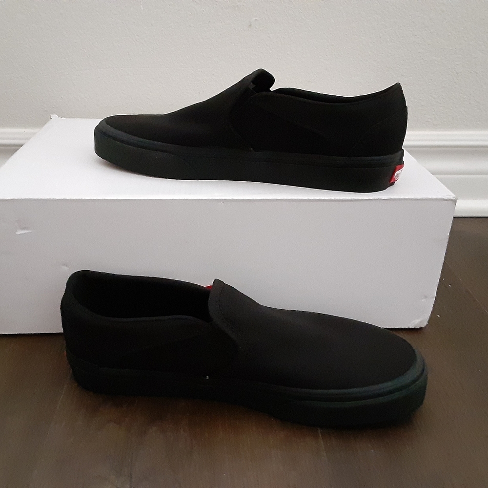 Vans - Picture 2 of 4